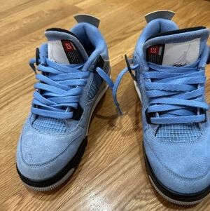 Jordan 4's University UNC Tar Heels